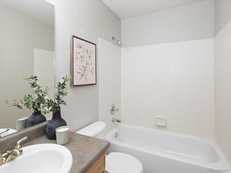 10048 Brisbane Way Highlands Ranch CO 80130