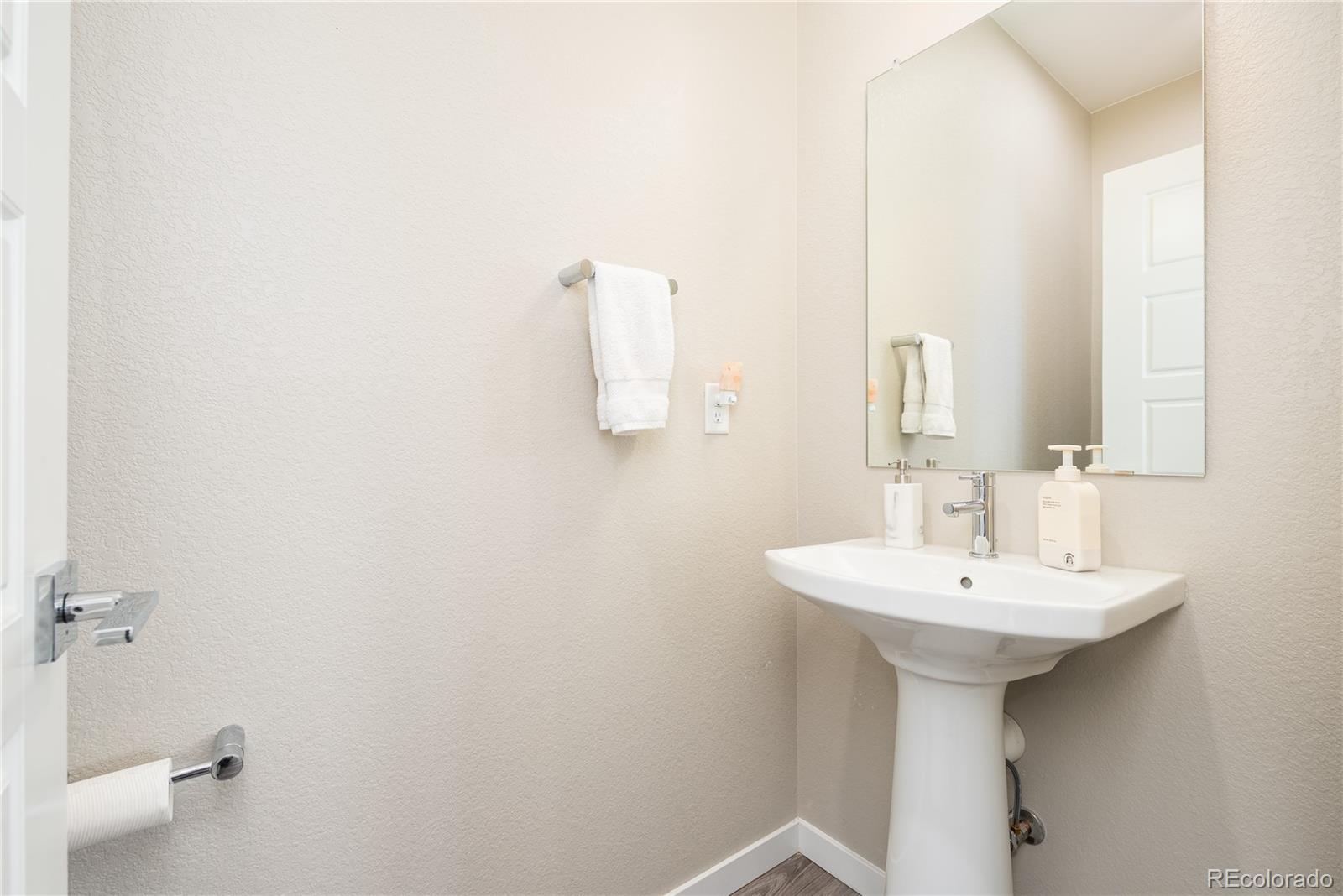 9051 Southurst Court Littleton CO 80129