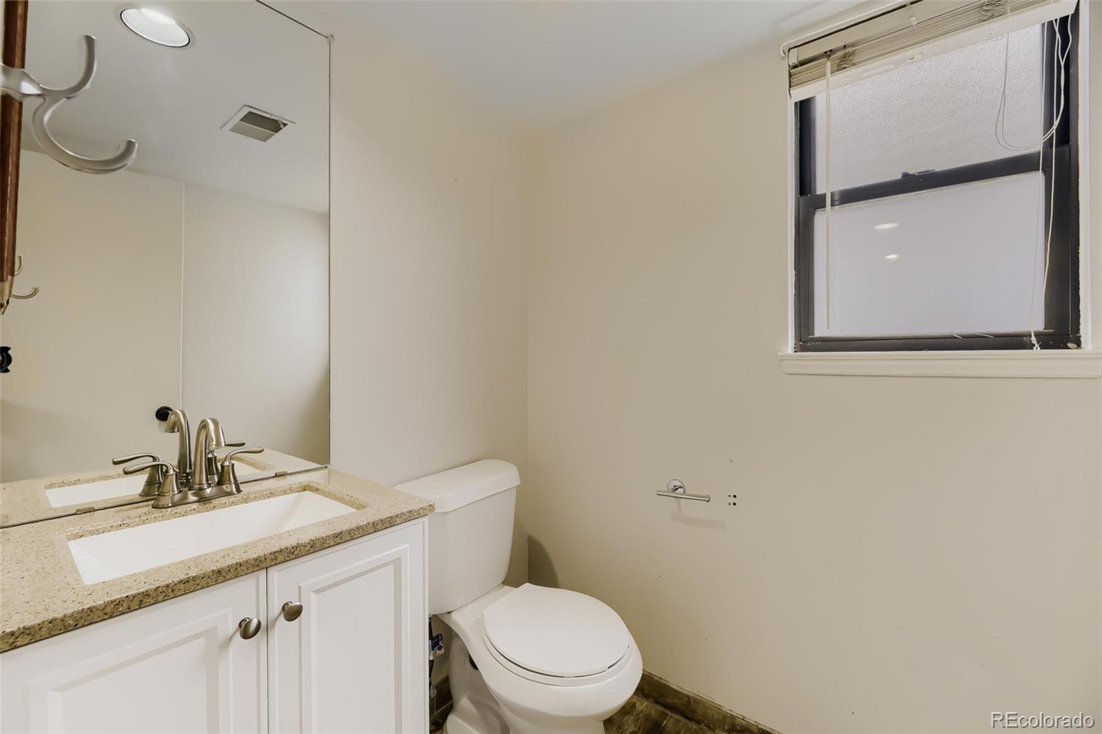 5038 S Evanston Street Aurora CO 80015