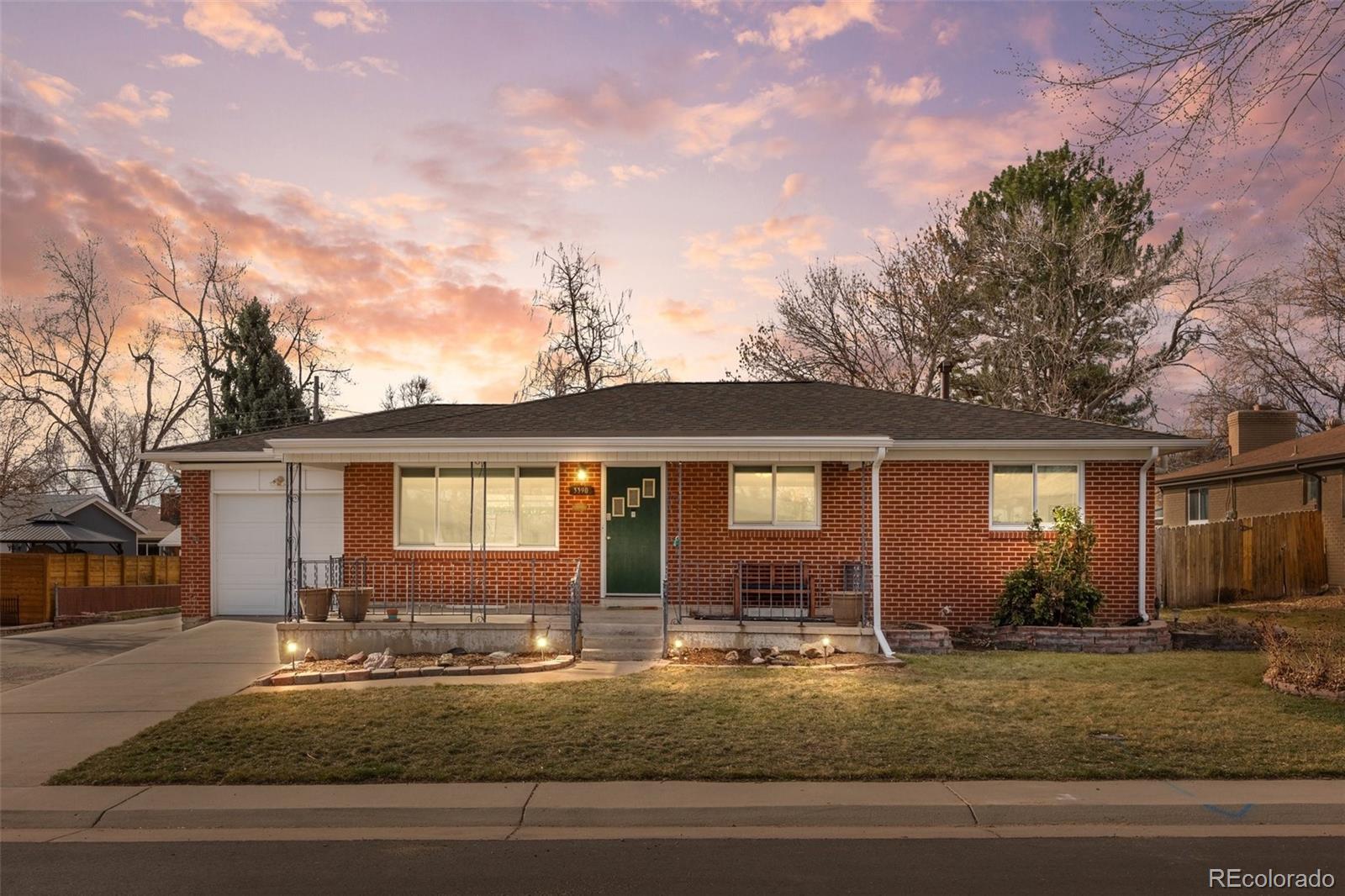 Englewood CO, 3390 W Saratoga Avenue