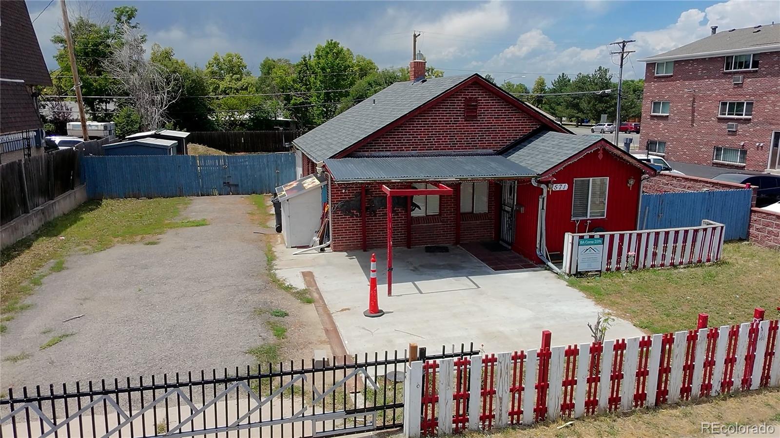 571 Geneva Street Aurora CO 80010