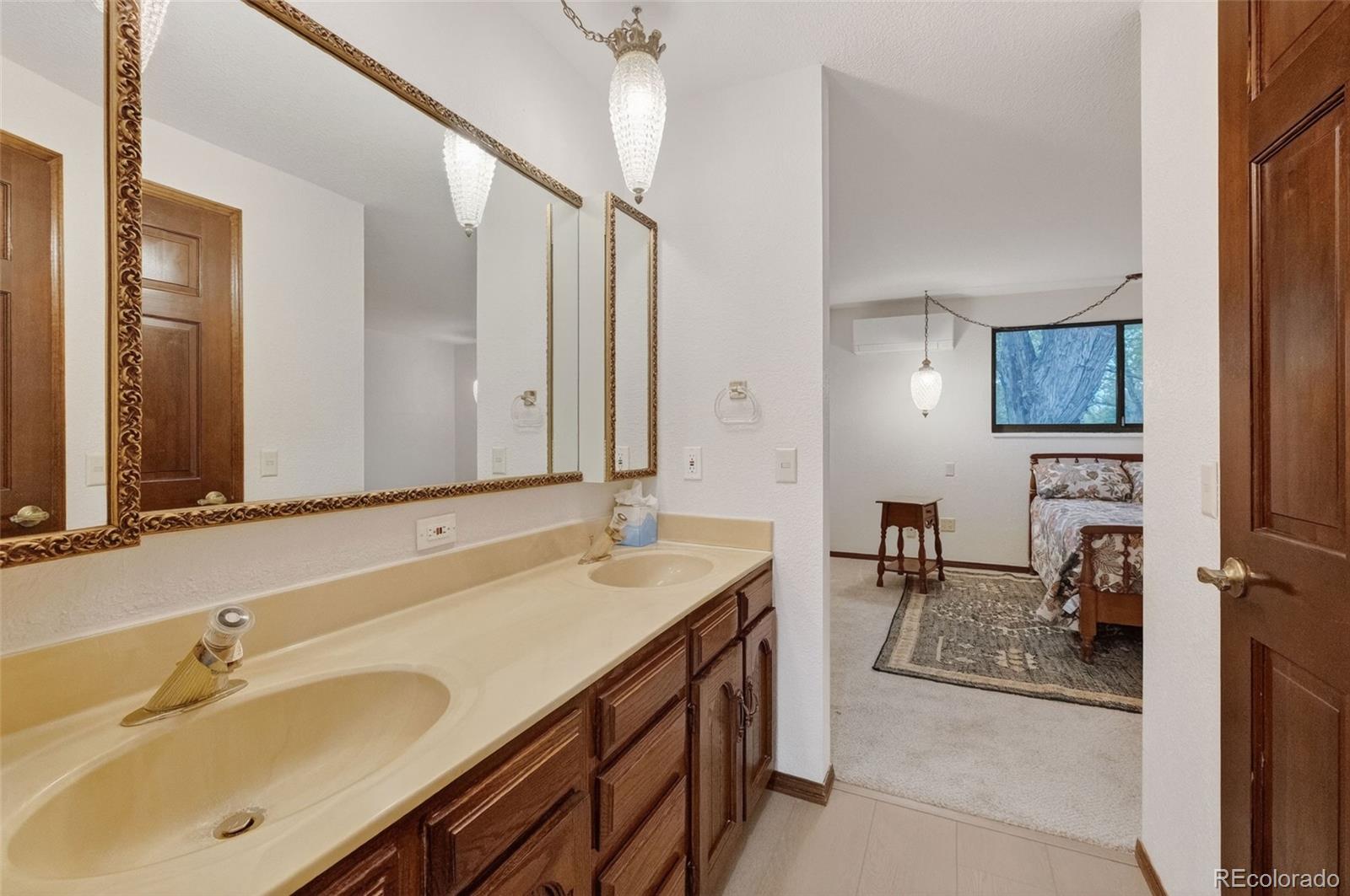 8526 W 10th Avenue Lakewood CO 80215
