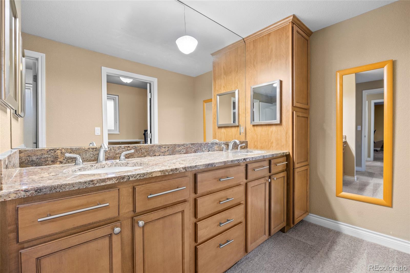 10866 E Berry Avenue Englewood CO 80111