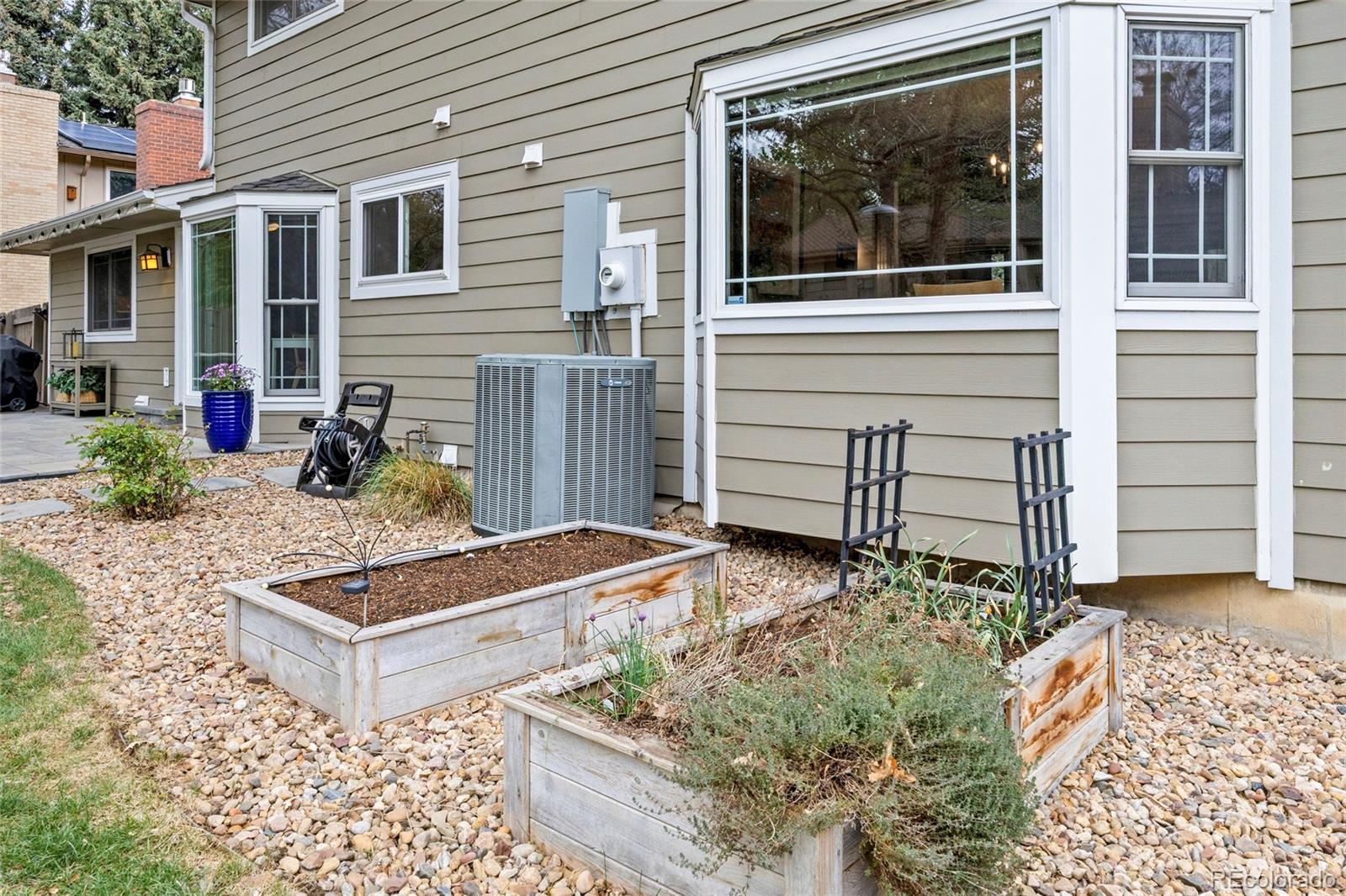 10866 E Berry Avenue Englewood CO 80111