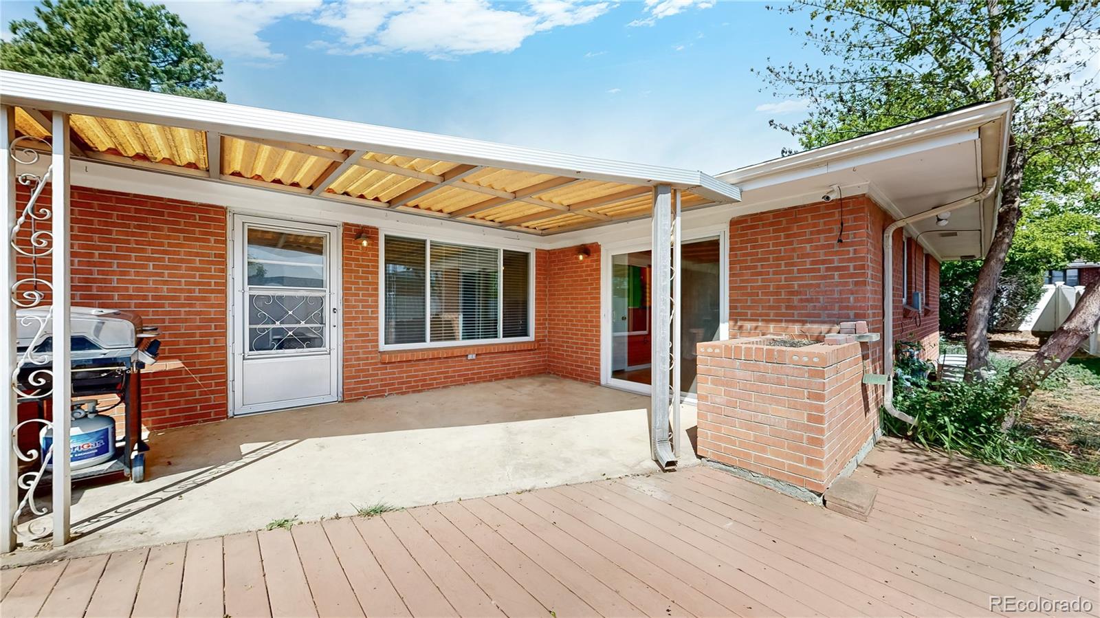 359 Quentin Street Aurora CO 80011