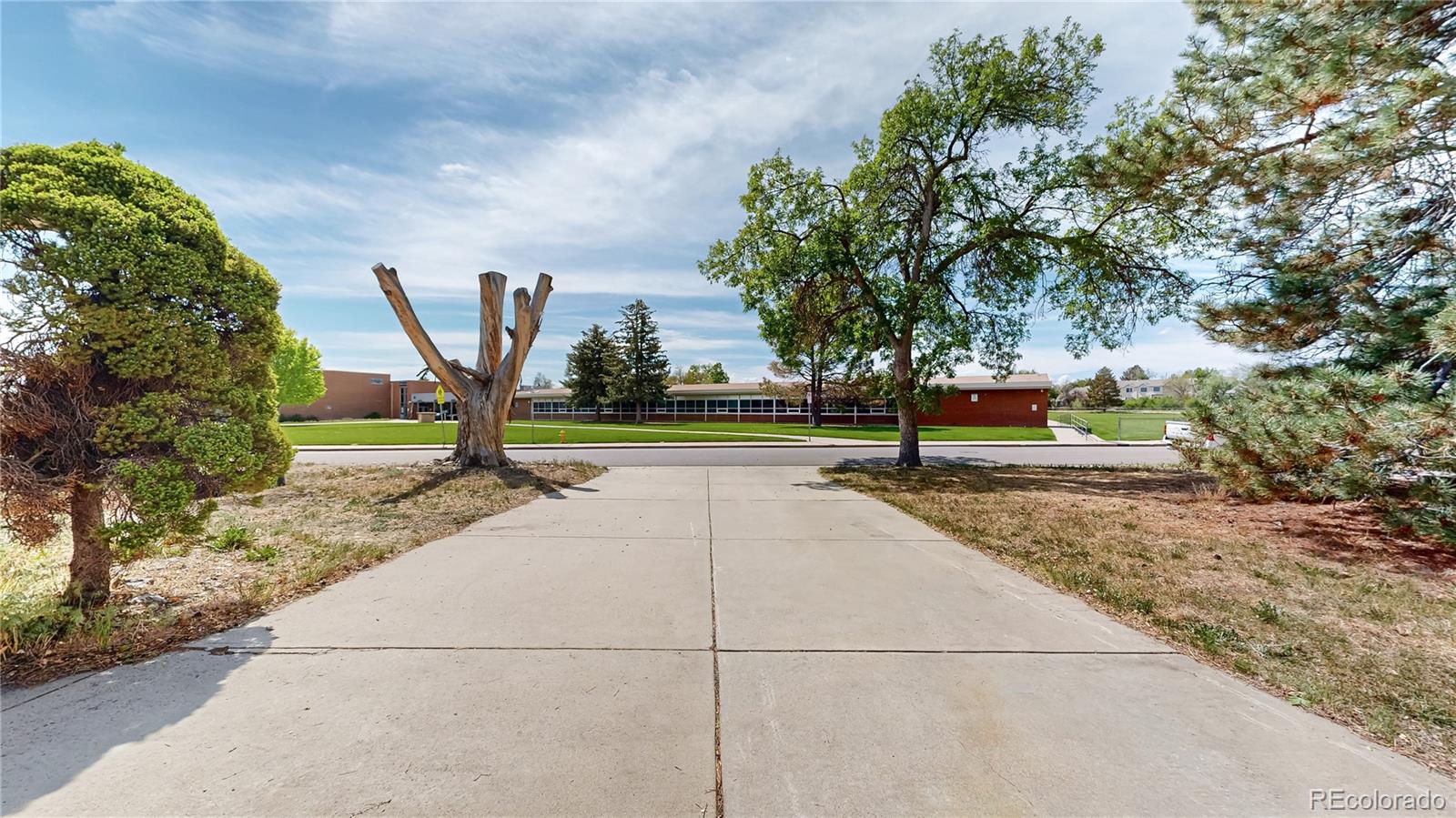 359 Quentin Street Aurora CO 80011