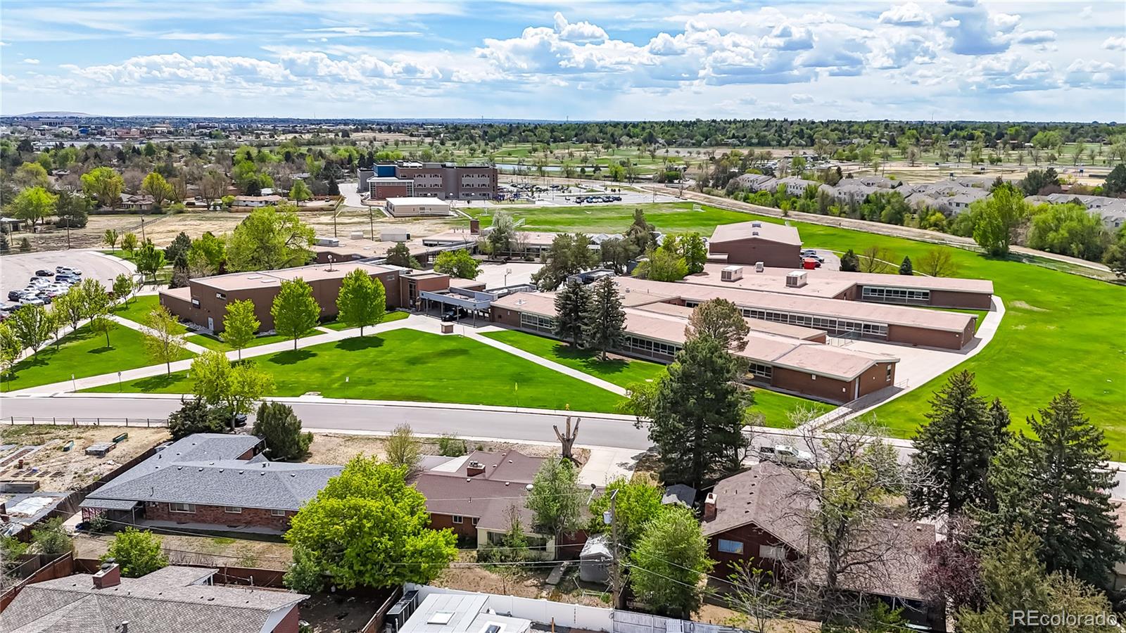 359 Quentin Street Aurora CO 80011