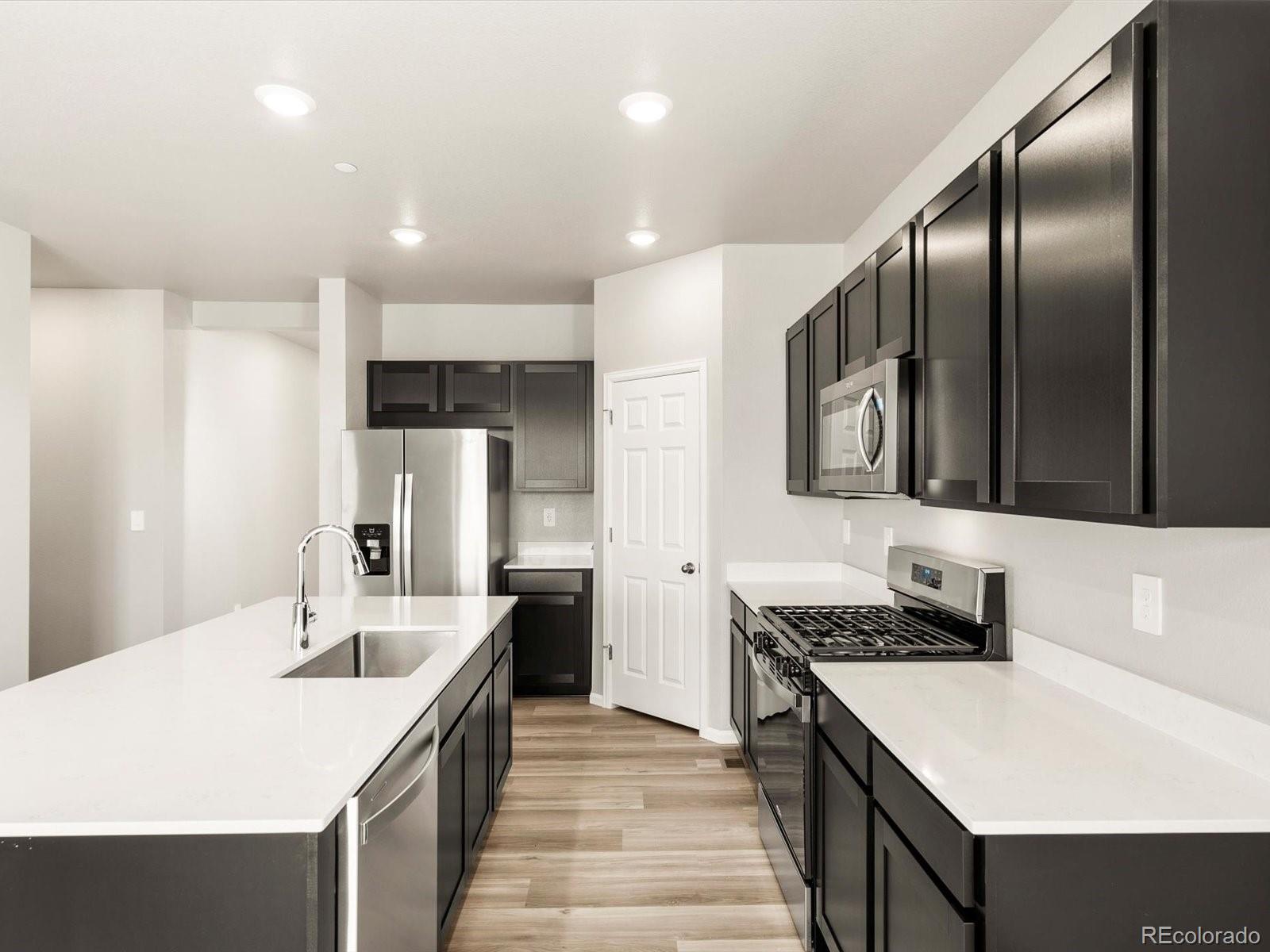 8938 Salida Street Commerce City CO 80022