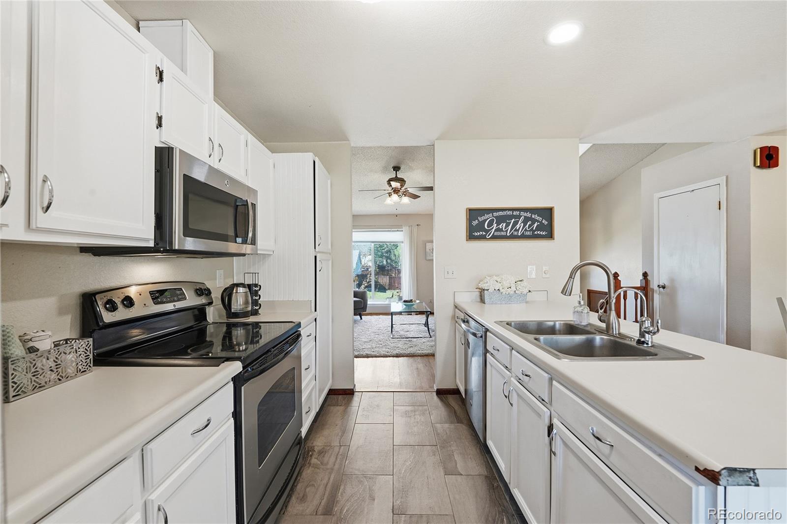 21642 E Alamo Place Centennial CO 80015