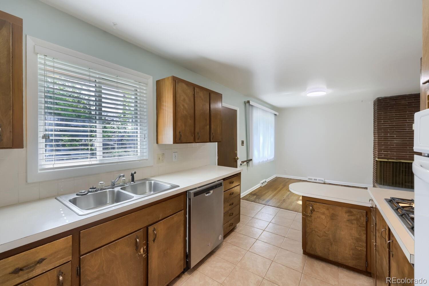 4736 S Perry Street Littleton CO 80123