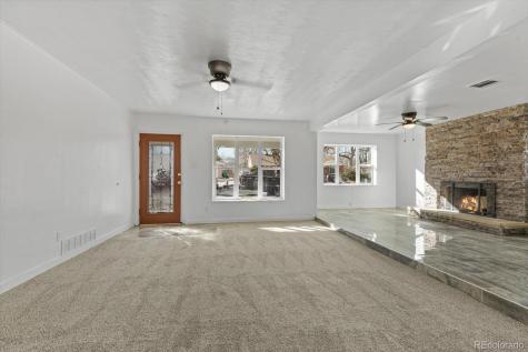 938 Salem Street Aurora CO 80011