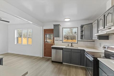 938 Salem Street Aurora CO 80011