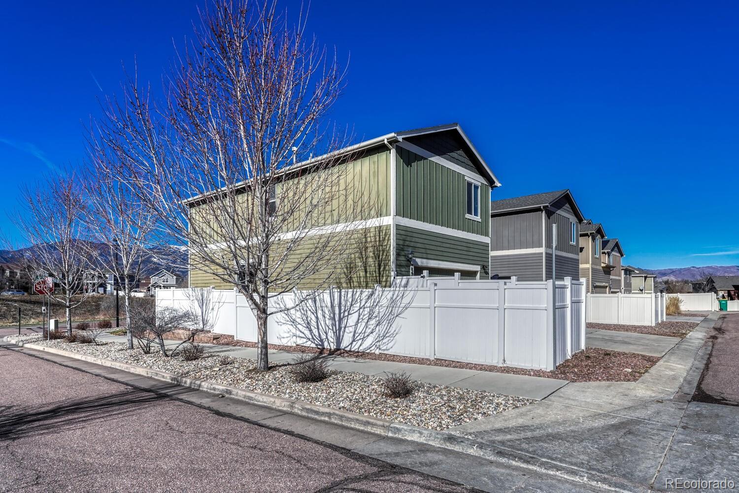 898 Antrim Loop Colorado Springs CO 80910