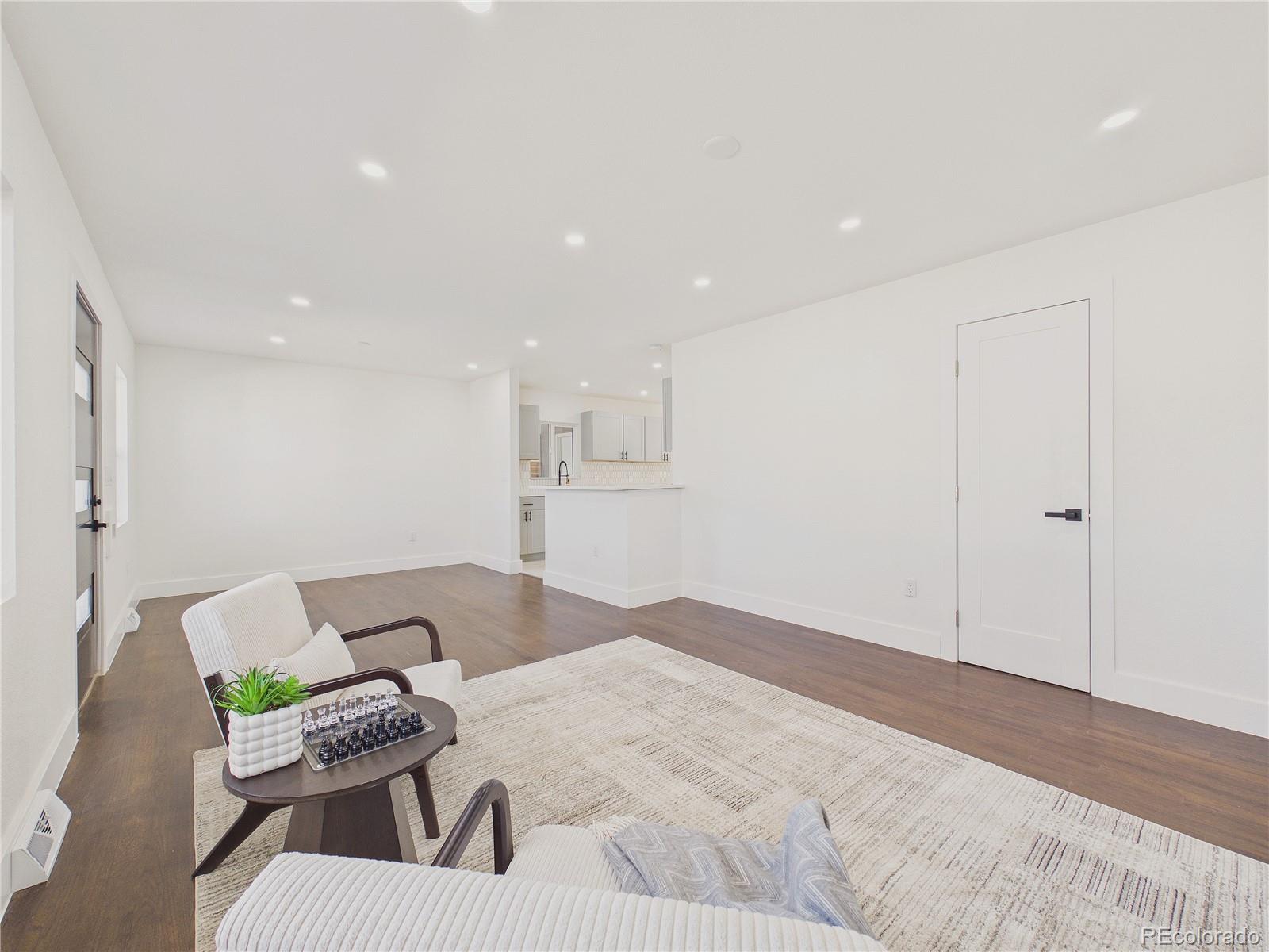 2571 S Perry Street Denver CO 80219