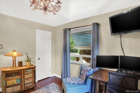 1660 Roslyn Street Denver CO 80220