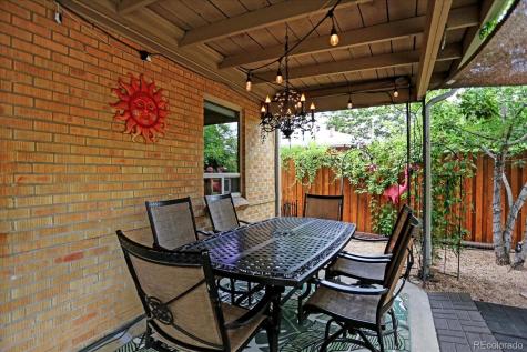 1660 Roslyn Street Denver CO 80220