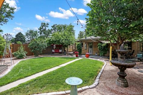 1660 Roslyn Street Denver CO 80220