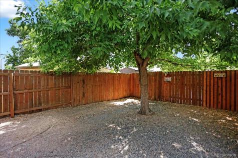1660 Roslyn Street Denver CO 80220