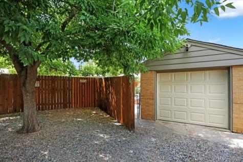 1660 Roslyn Street Denver CO 80220