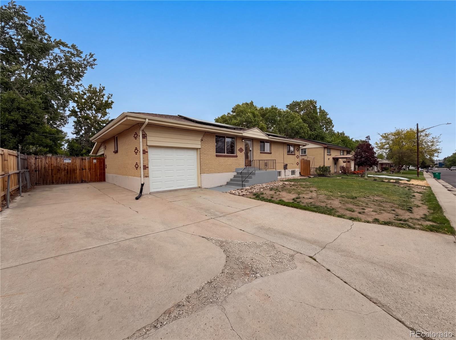 5421 Raritan Way Denver CO 80221