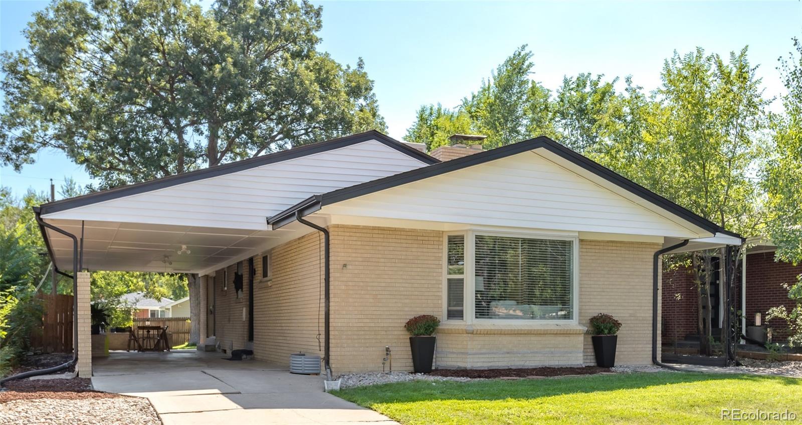 1532 S Grape Street Denver CO 80222