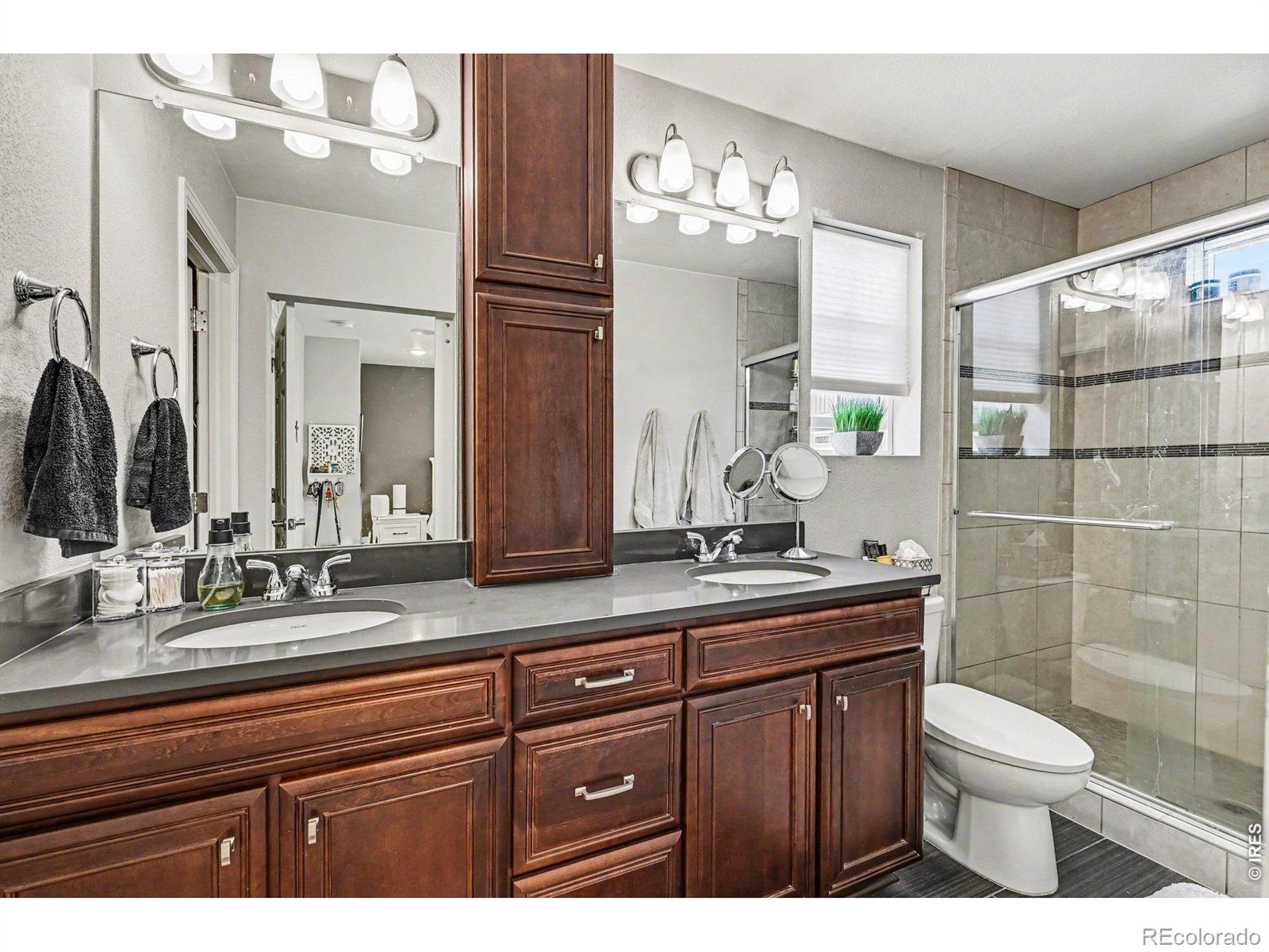 185 S Oak Hill Street Aurora CO 80018