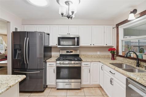 923 Geneva Street Aurora CO 80010