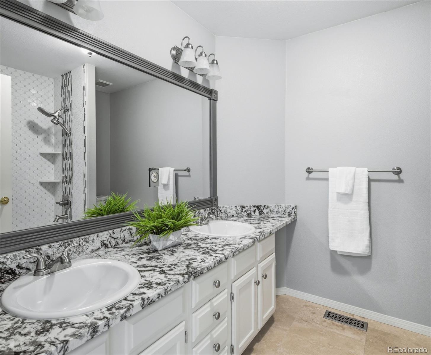 4426 S Andes Way Aurora CO 80015