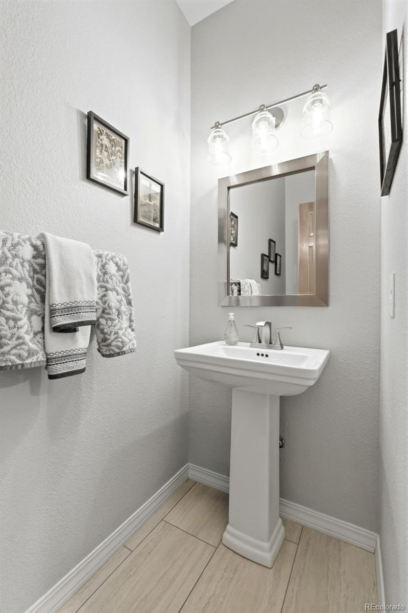 6112 Devinney Way Arvada CO 80004