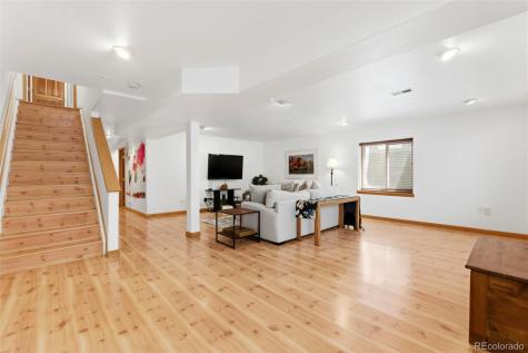 6112 Devinney Way Arvada CO 80004