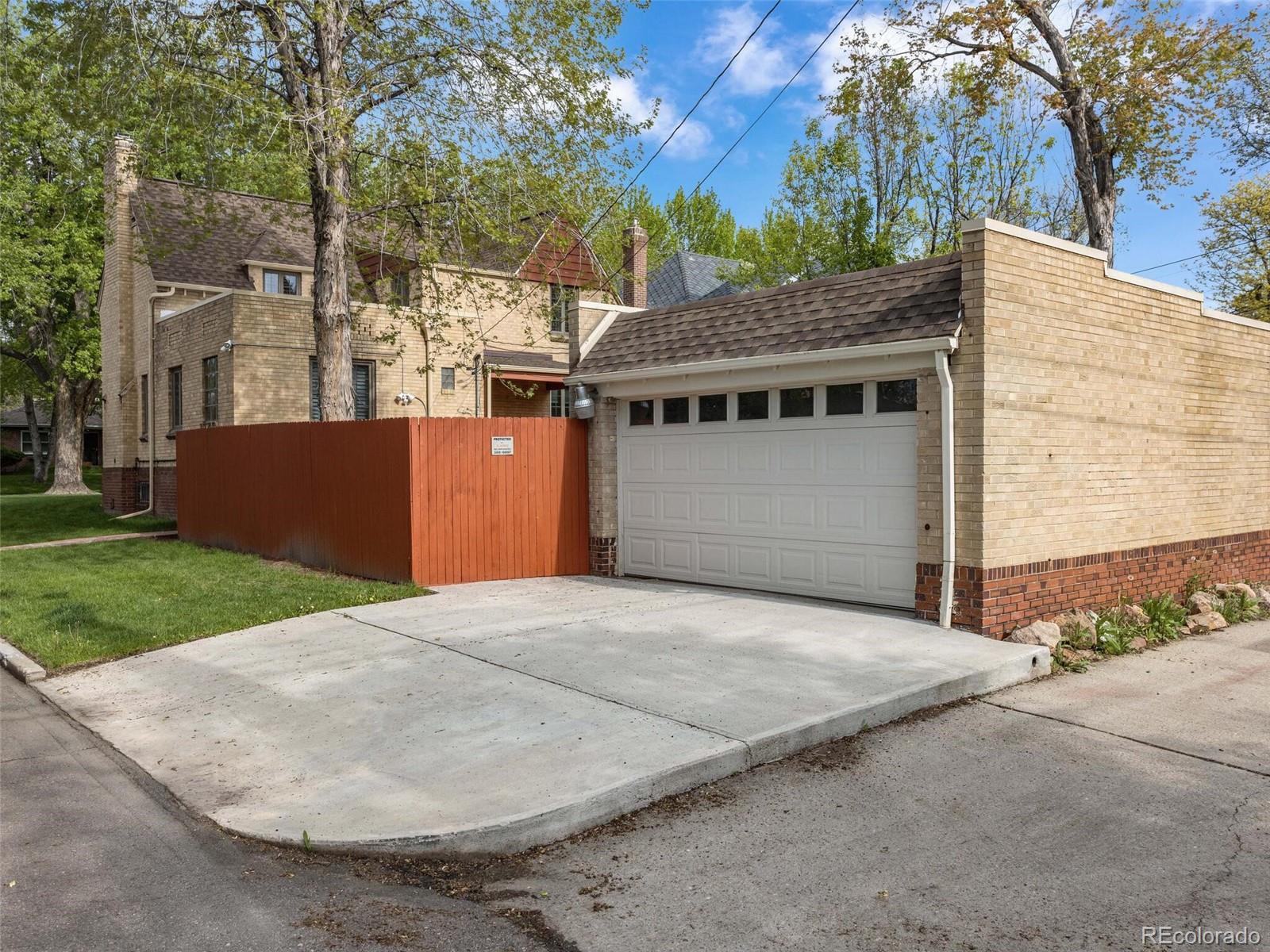 955 Niagara Street Denver CO 80220