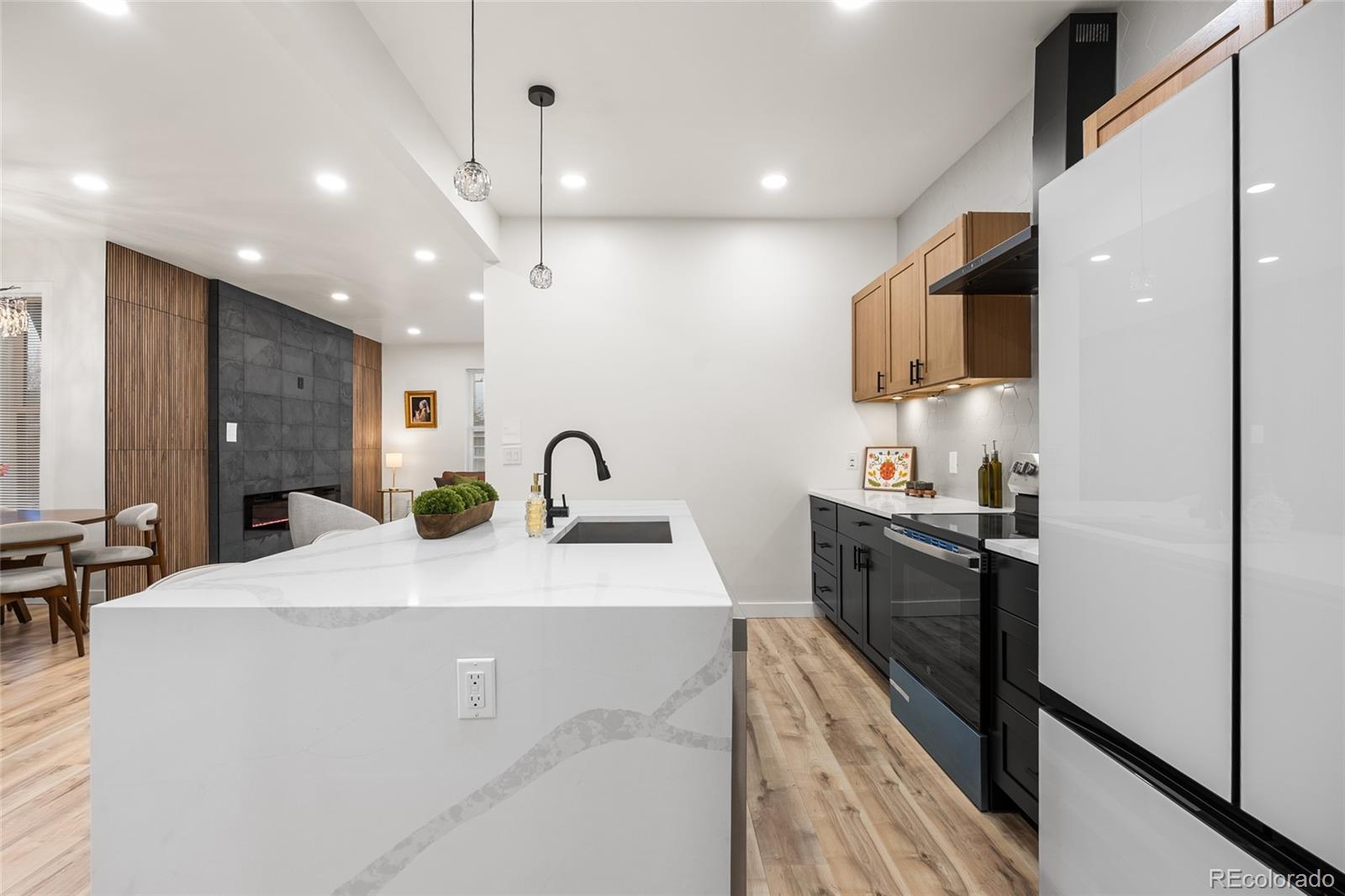 2011 W Scott Place Denver CO 80211