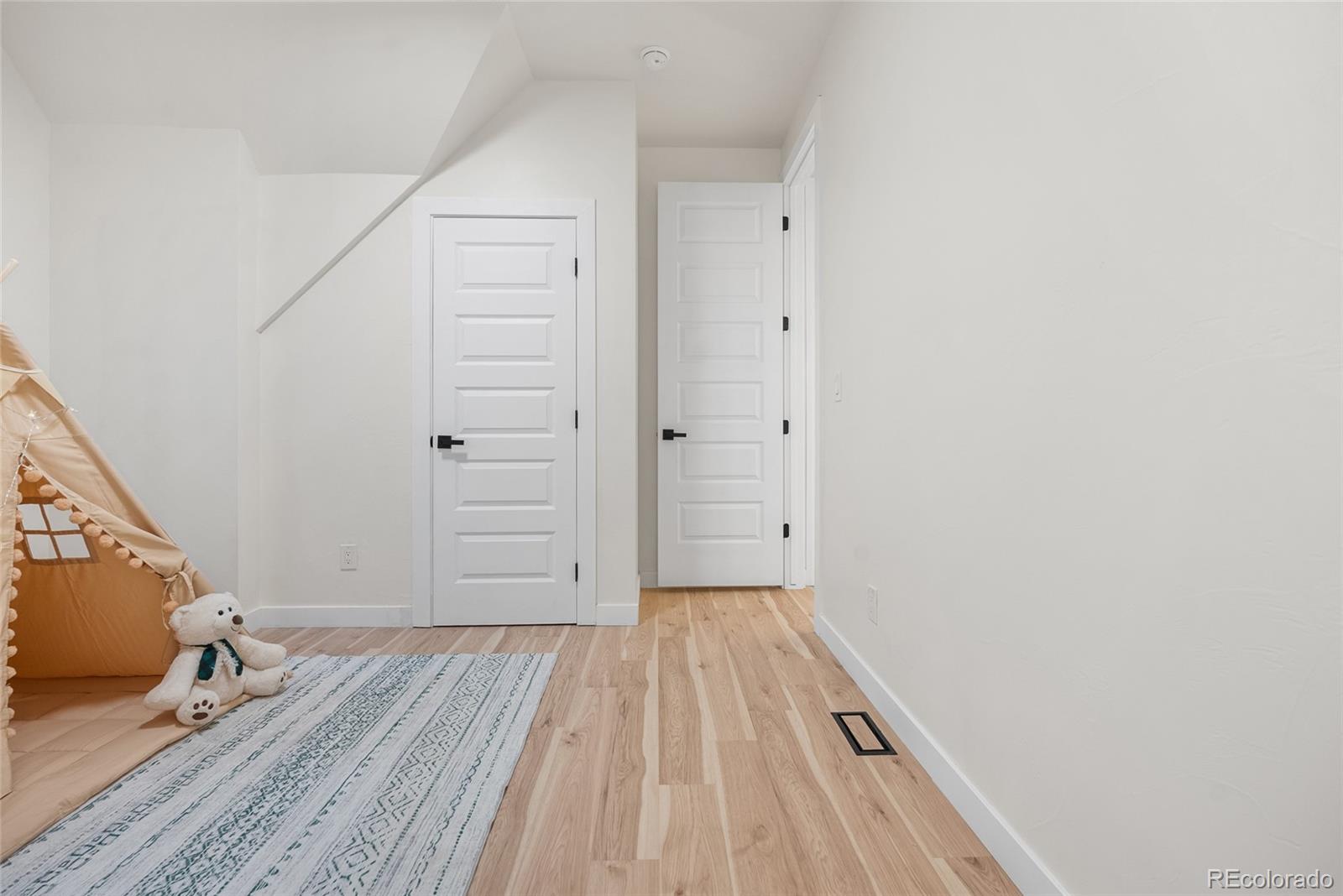 2011 W Scott Place Denver CO 80211