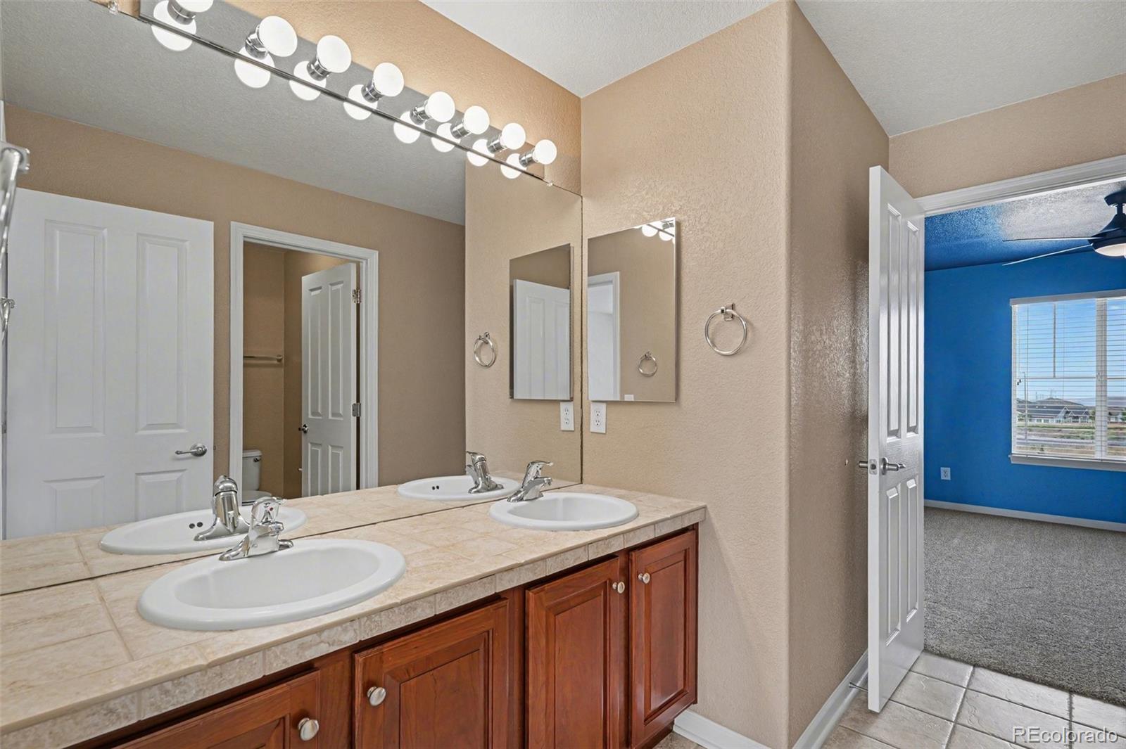 24871 E Ontario Drive Aurora CO 80016