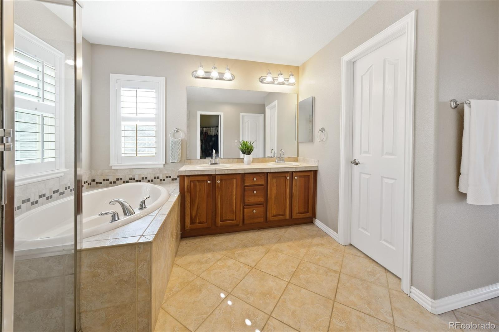 2909 Oakshire Court Highlands Ranch CO 80126