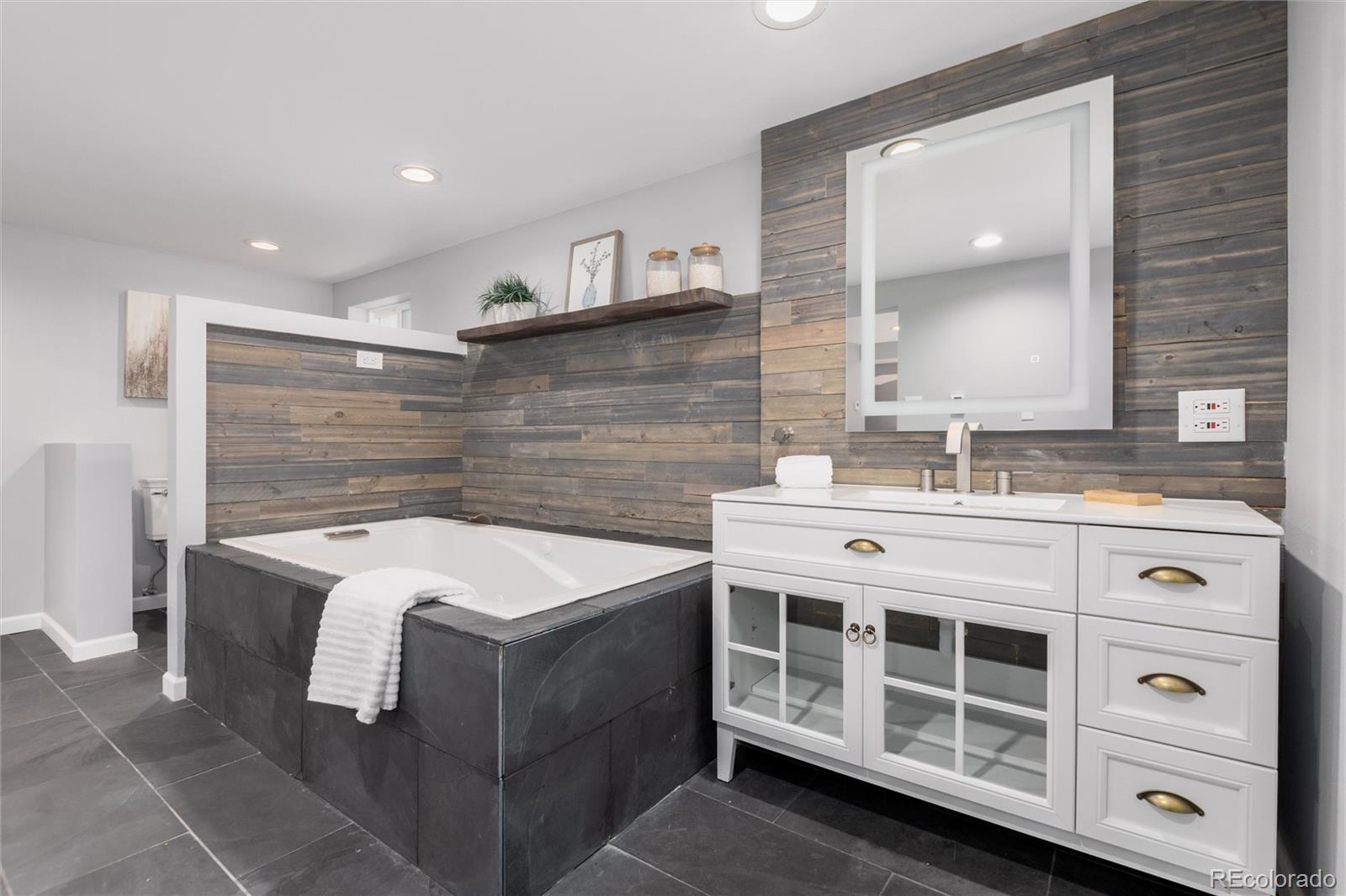 9525 W 11th Avenue Lakewood CO 80215