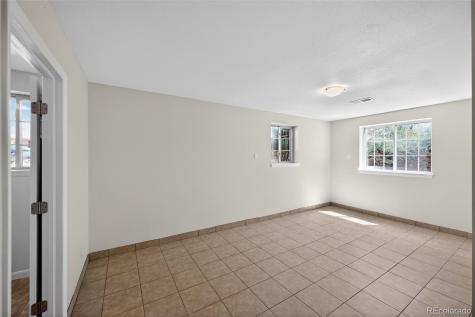 2201 Oakland Street Aurora CO 80010