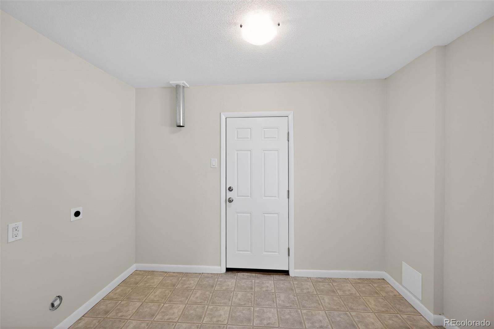 2201 Oakland Street Aurora CO 80010