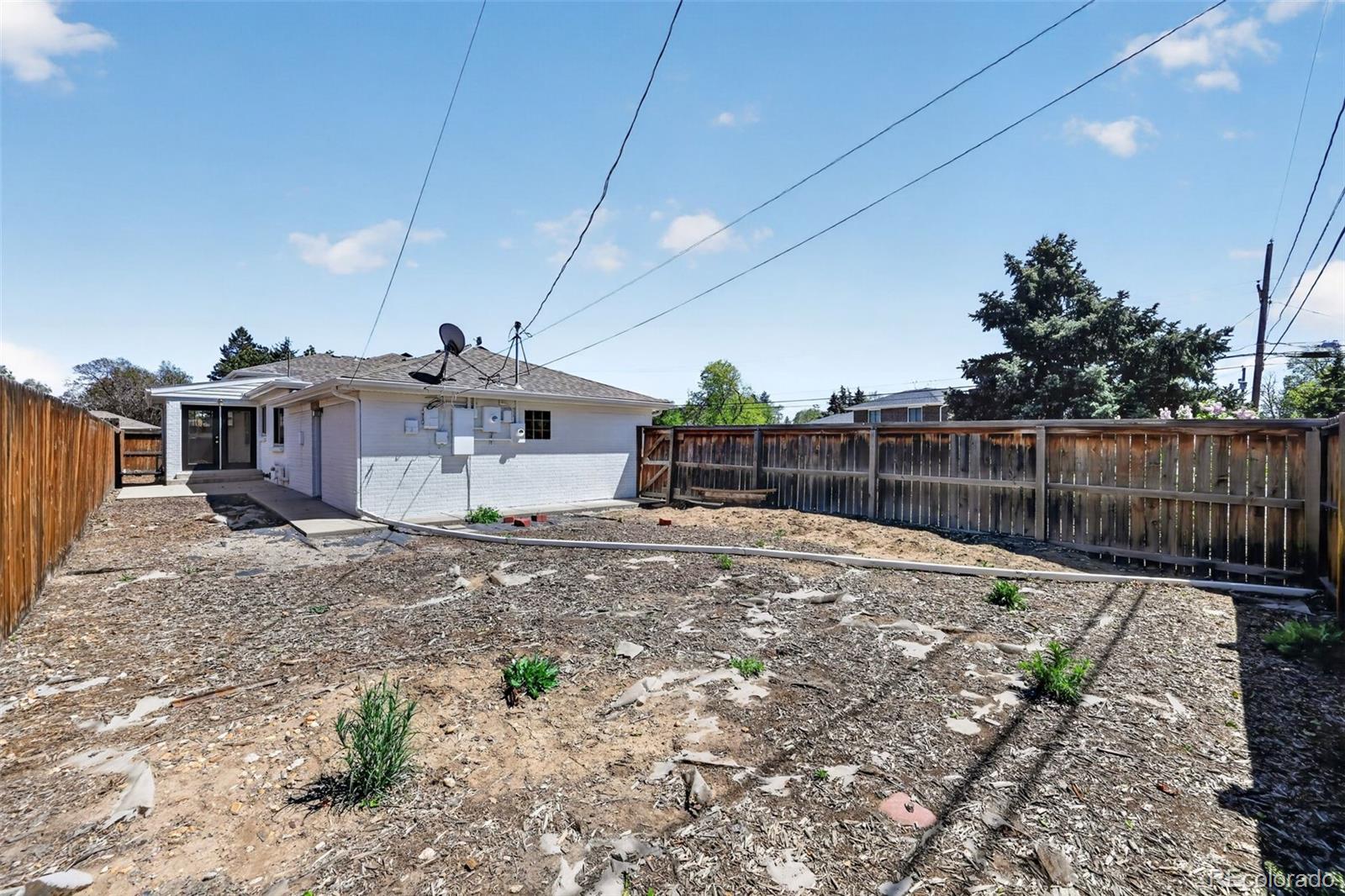 2201 Oakland Street Aurora CO 80010