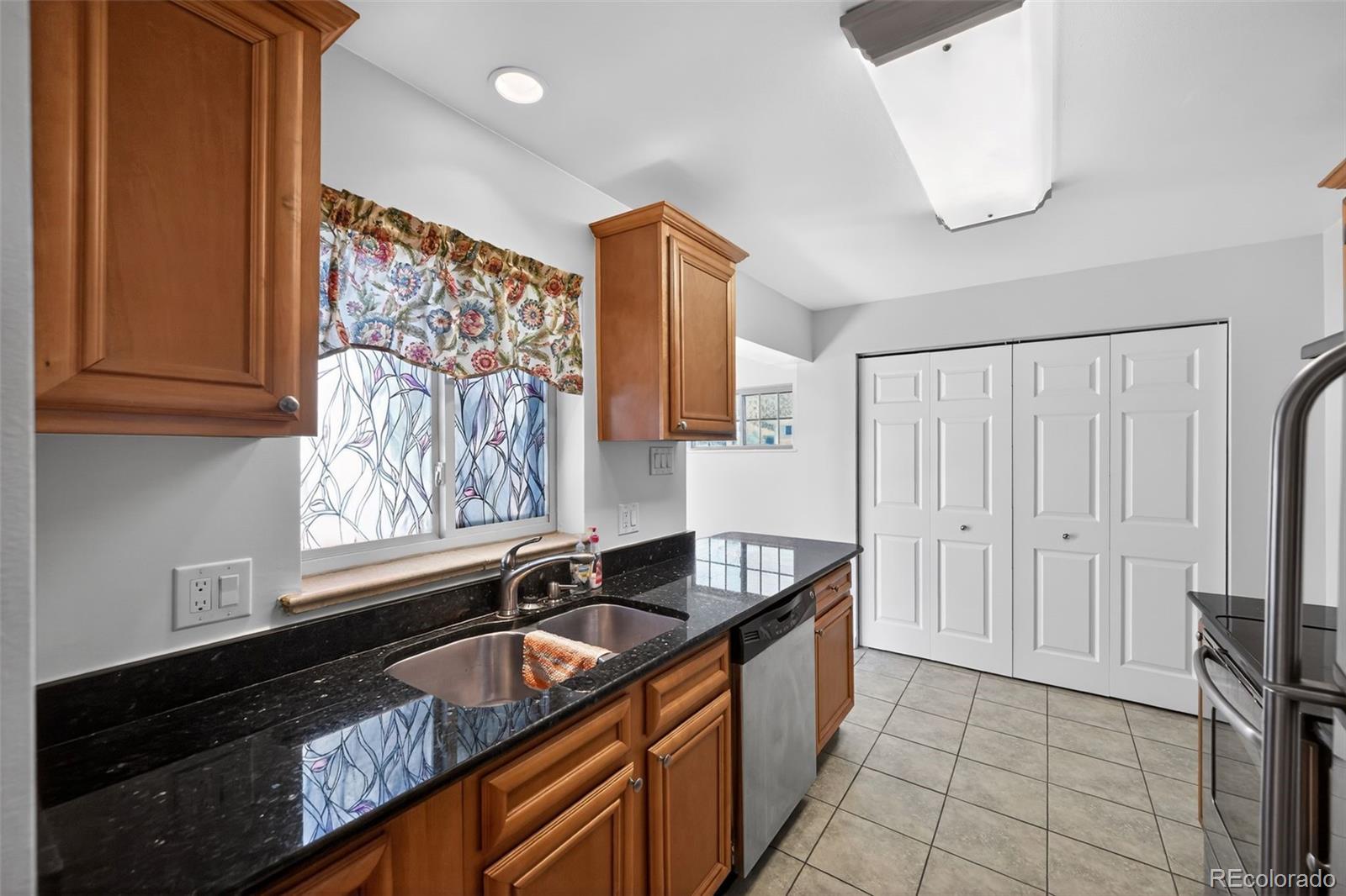 2201 Oakland Street Aurora CO 80010