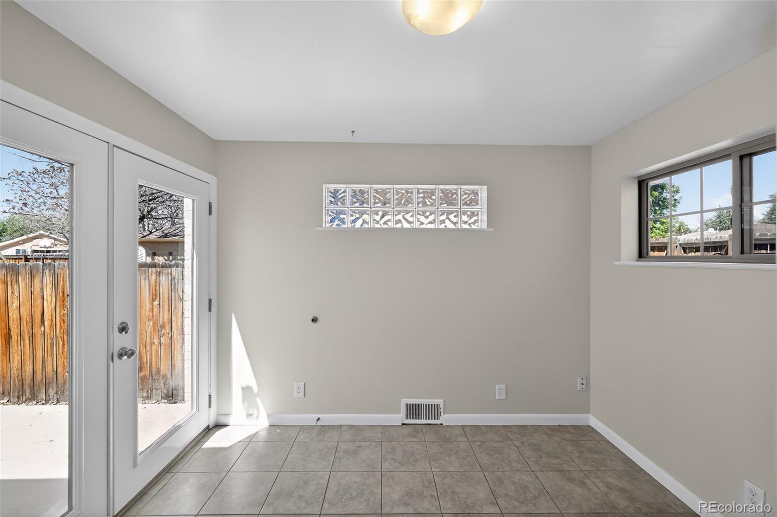 2201 Oakland Street Aurora CO 80010