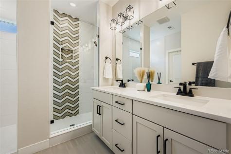 3391 N Haleyville Court Aurora CO 80019