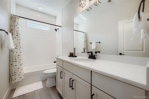 3391 N Haleyville Court Aurora CO 80019