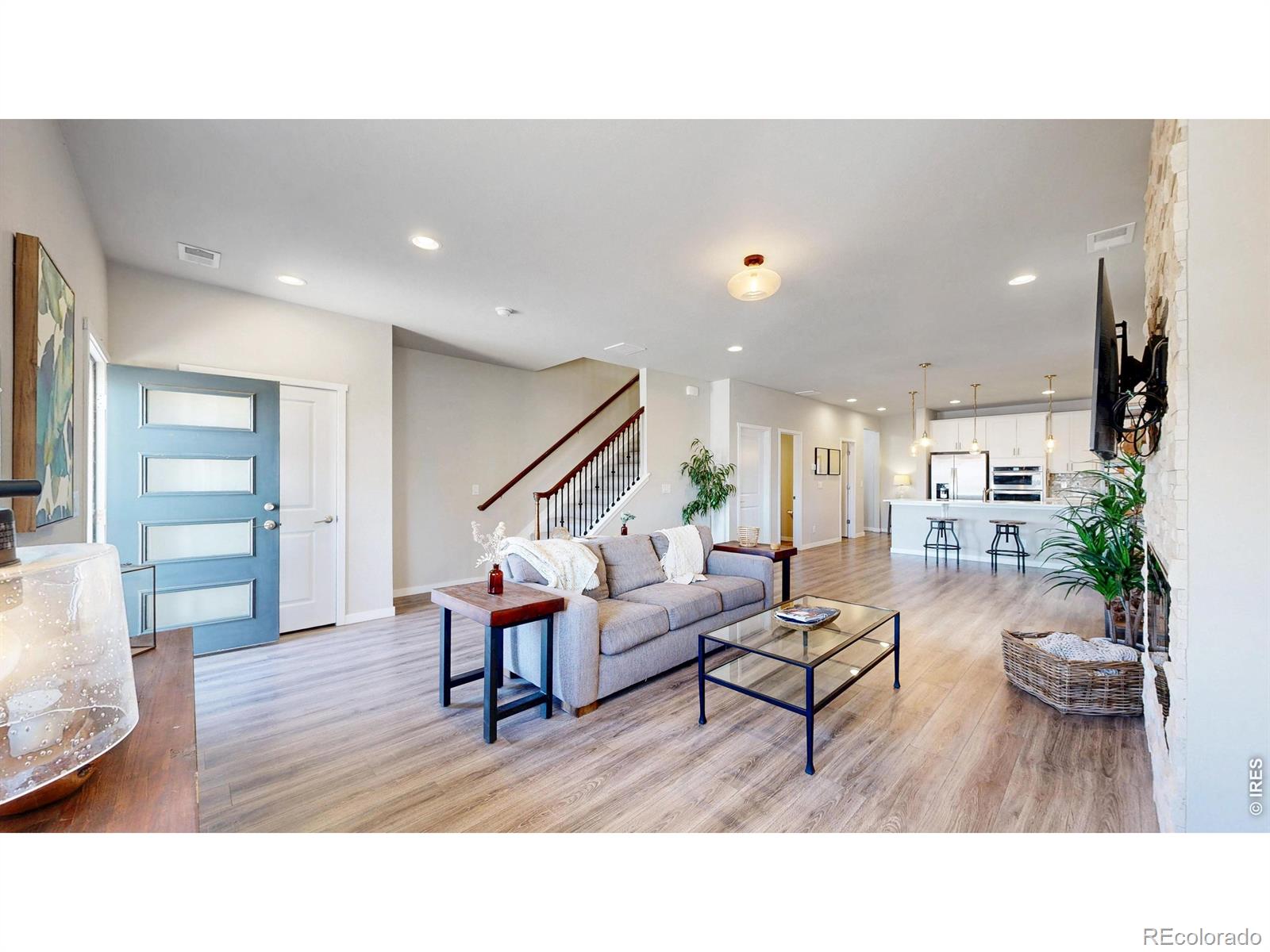 1083 Mountain Drive Longmont CO 80503