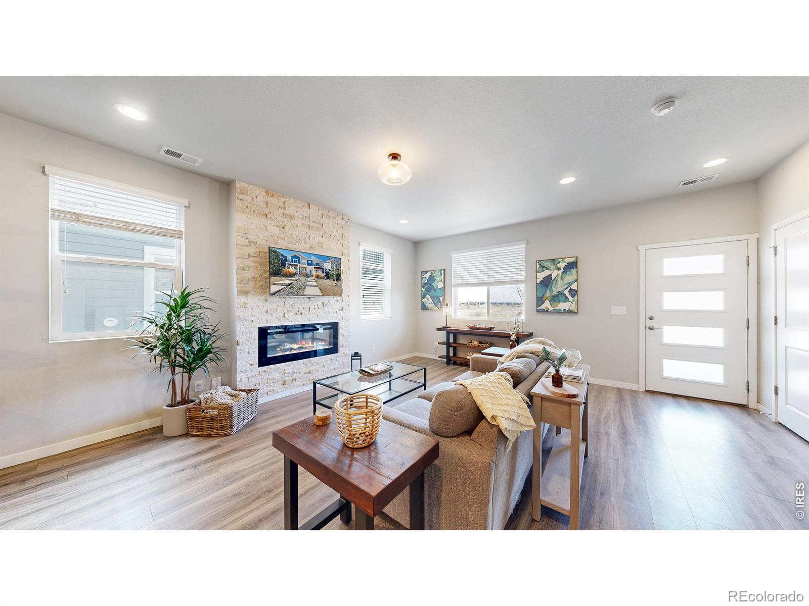 1083 Mountain Drive Longmont CO 80503