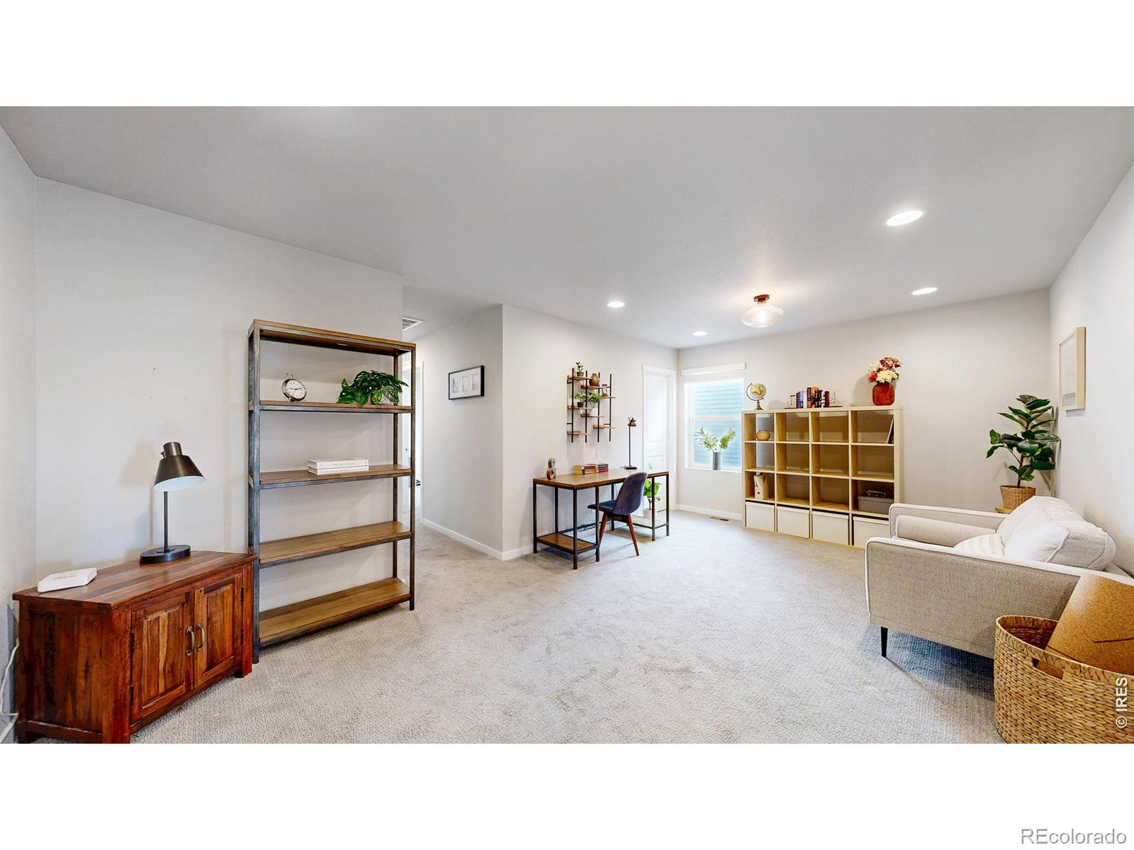1083 Mountain Drive Longmont CO 80503