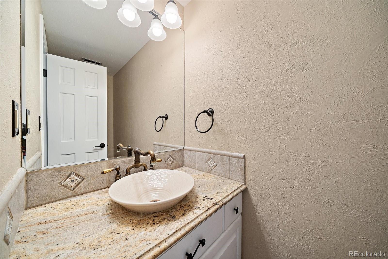 2171 S Parfet Drive Lakewood CO 80227