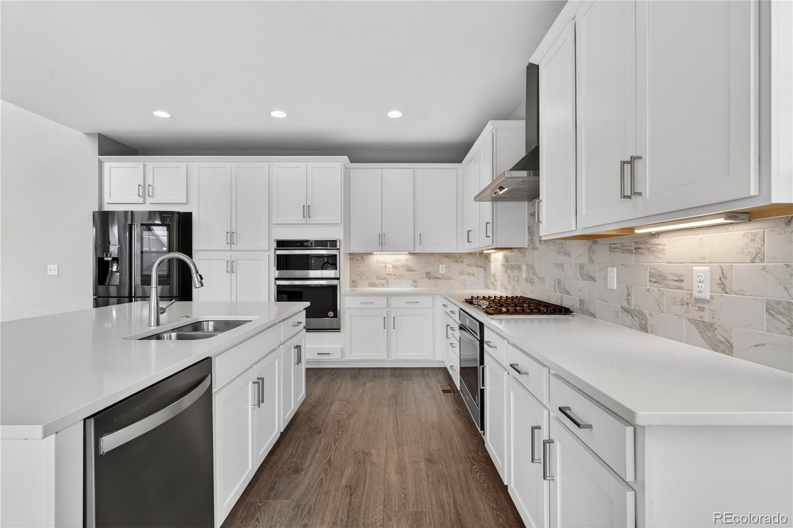 127 N Oak Hill Way Aurora CO 80018
