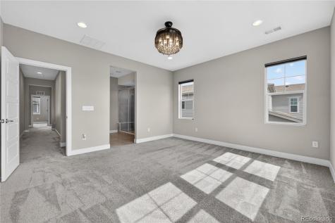 127 N Oak Hill Way Aurora CO 80018