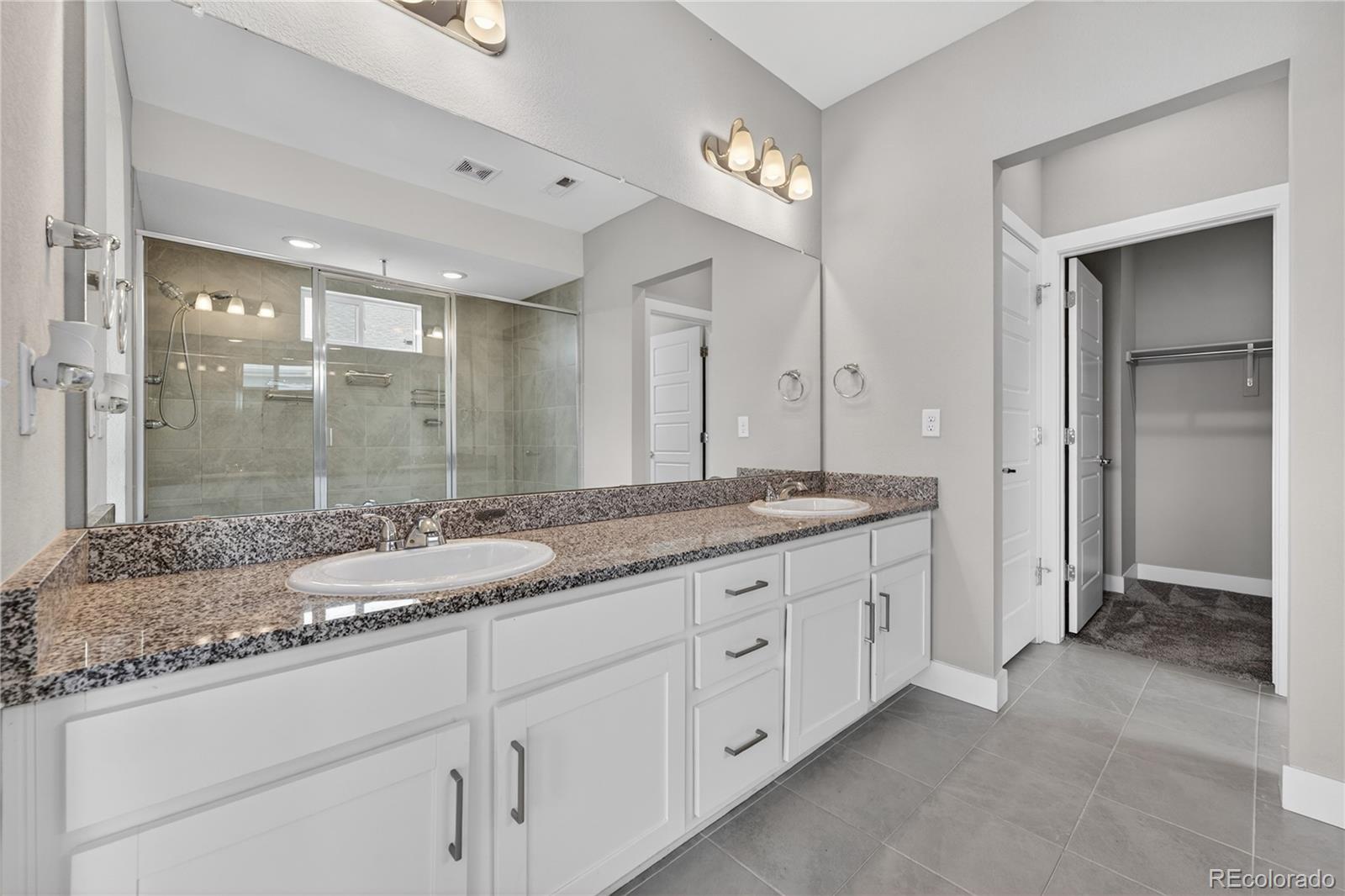 127 N Oak Hill Way Aurora CO 80018